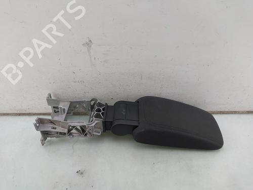 Used Armrest / Center console Armrest / Center console 38499064 38499064