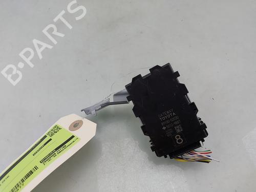 Used Electronic module Electronic module TOYOTA YARIS (_P13_) 1.5 Hybrid (NHP130_) (101 hp) 33617705 33617705