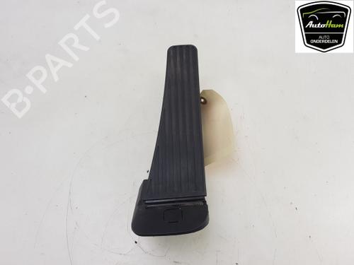 pedal-volvo-v60-ii-225-t6-plug-in-hybrid-awd-32269124-2018-12047840 main image