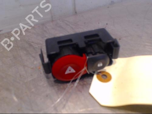 Used Warning switch Warning switch RENAULT MODUS / GRAND MODUS (F/JP0_) 1.2 (JP0C, JP0K, FP0C, FP0K, FP0P, JP0P, JP0T) (75 hp) 13140392 13140392