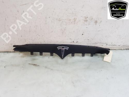 Calandre TESLA MODEL X (5YJX) 75D AWD (525 hp) 17152378