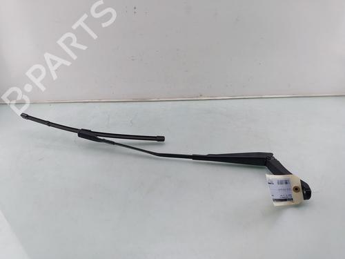 Used Front windshield wiper arm AUDI A1 Sportback (GBA) 30 TFSI (116 hp) 25702744