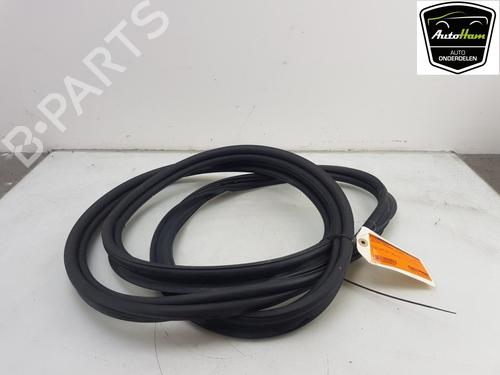 Used Rubber door seal MERCEDES-BENZ GLB (X247) GLB 180 (247.684) (136 hp) 13147134
