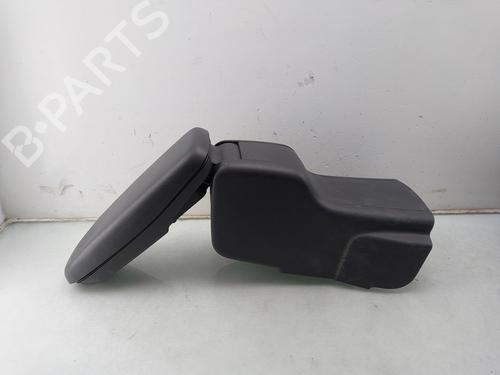 armrest-center-console-toyota-yaris-_p21_-_pa1_-_ph1_-2020-32443610 main image