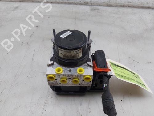 Módulo de ABS TOYOTA YARIS (_P13_) 1.0 (KSP130_, KSP130) (69 hp) 32319762