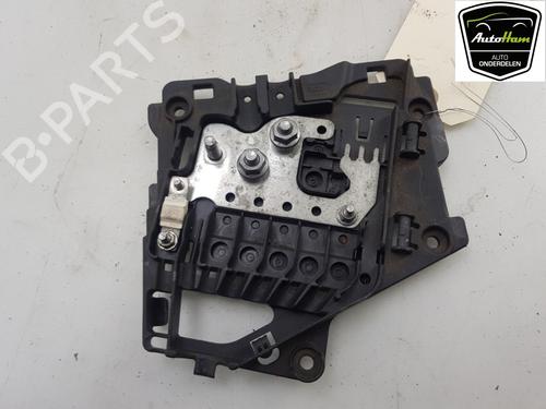 Used Fuse box CITROËN DS3 (SA_) 1.6 VTi 120 (120 hp) 13104337