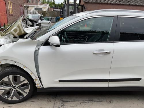 Used Left front door Left front door 37070500 37070500