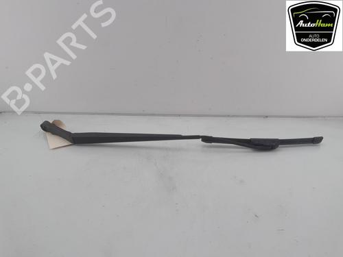 Used Front windshield wiper arm NISSAN MICRA IV (K13K, K13KK) 1.2 (80 hp) 13147655
