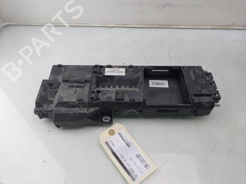 Used Fuse box Fuse box FORD TRANSIT CUSTOM V362 Van (FY, FZ) 2.2 TDCi (100 hp) 27516604 27516604