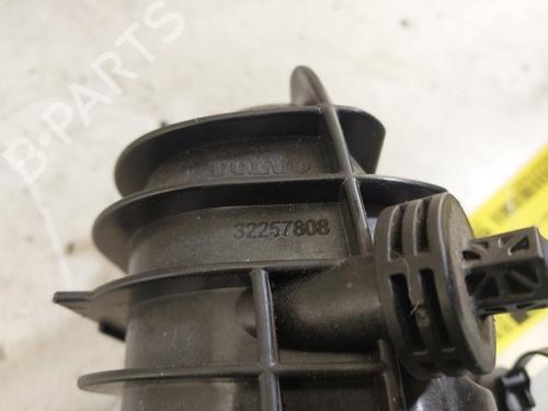 Intake manifold VOLVO XC60 II (246) T6 Plug-In Hybrid AWD | BP39467409M70 - Image 4