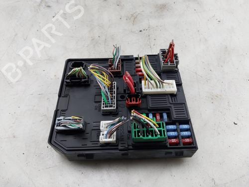 Used Fuse box RENAULT KADJAR (HA_, HL_) 1.2 TCe 130 (HLMR) (130 hp) 30743518