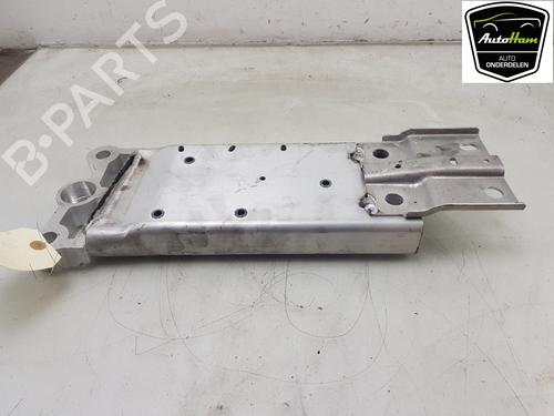 Used Gearbox mount LAND ROVER RANGE ROVER V (L460) P510e PHEV AWD (510 hp) 22558196