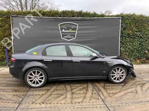 Used Right front door ALFA ROMEO 159 (939_) 3.2 JTS Q4 (939AXH1B, 939AXG22) (260 hp) 25219978