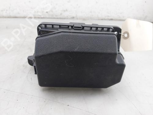 Caixa de fusíveis MITSUBISHI OUTLANDER III (GG_W, GF_W, ZJ, ZL, ZK) 2.4 Hybrid 4WD (GG3W) (208 hp) 32748038