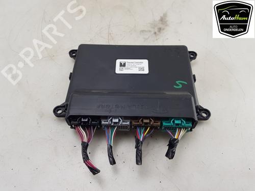 Used Electronic module TESLA MODEL S (5YJS) 75D AWD (525 hp) 19772419