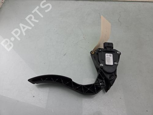 Pedal RENAULT CAPTUR I (J5_, H5_) 1.2 TCe 120 (118 hp) 31060235