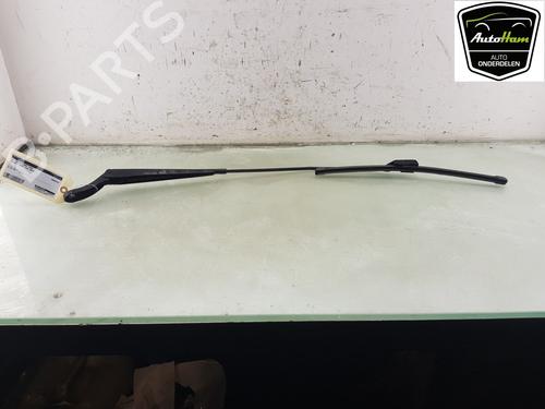 Used Front windshield wiper arm PEUGEOT 2008 I (CU_) 1.2 THP 110 / PureTech 110 (110 hp) 22903246