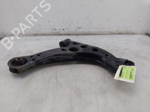 Used Left front suspension arm TOYOTA COROLLA Saloon (_E21_) 1.8 VVTi Hybrid (126 hp) 30300091