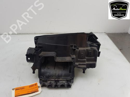 Used Air filter box MERCEDES-BENZ C-CLASS (W204) C 180 CGI (204.049) (156 hp) 12039356
