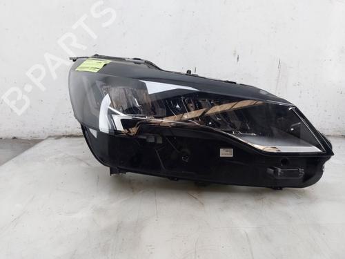 Used Right headlight Right headlight PEUGEOT 5008 II (MC_, MJ_, MR_, M4_) 1.2 Hybrid 136 (MRHPYC) (136 hp) 35752001 35752001