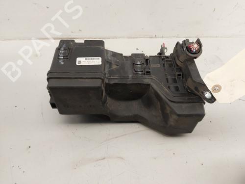 Used Fuse box Fuse box 37070369 37070369