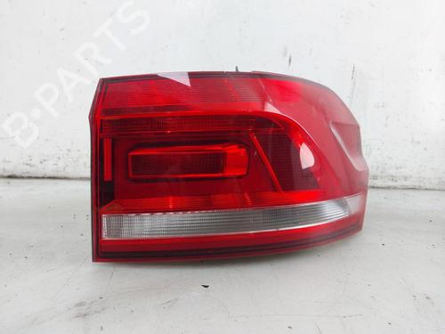 Farolim direito Farolim direito VW TOURAN (5T1) 1.6 TDI (115 hp) 35978281 35978281