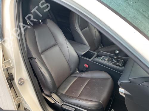 seats-set-mazda-3-hatchback-bp-2018-23981993 main image