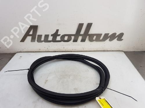 Used Rubber door seal OPEL CORSA F (P2JO) 1.2 (68) (101 hp) 13144648