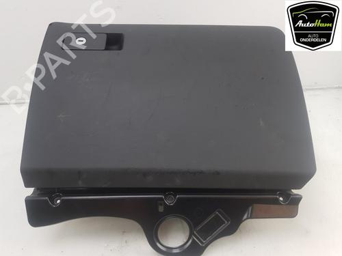 Handskerum VW PASSAT B6 Variant (3C5) 1.6 TDI (105 hp) 15130826