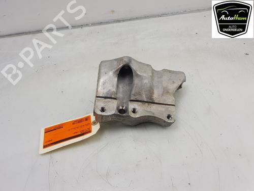 Used Engine mount BMW 1 (F40) 118 i (140 hp) 12043962