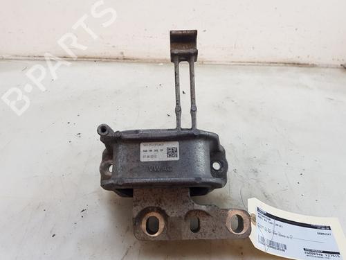 Used Engine mount AUDI A3 Sportback (8VA, 8VF) 1.4 TFSI (140 hp) 28475545