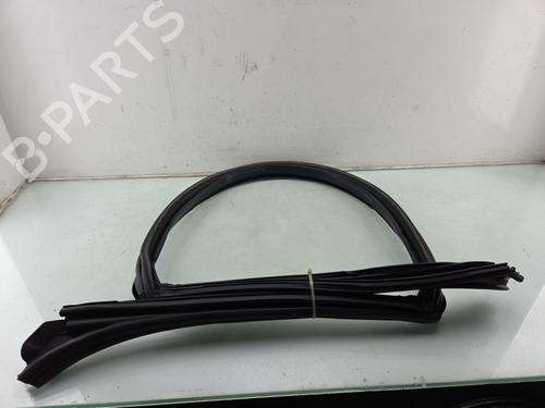 Gummiliste FERRARI 296 GTS Convertible (F 171) PHEV (830 hp) 31040897