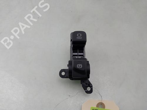 switch-toyota-yaris-cross-mxp_-2020-35897384 main image