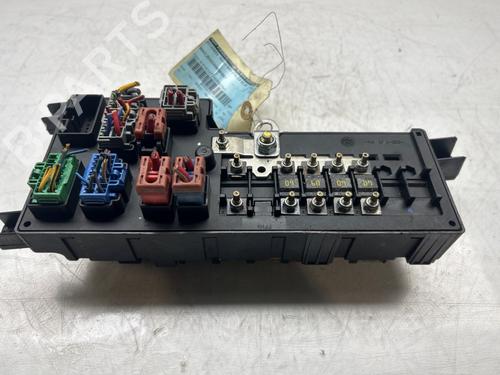 Used Fuse box Fuse box VOLVO S80 I (184) 2.9 (196 hp) 33266711 33266711