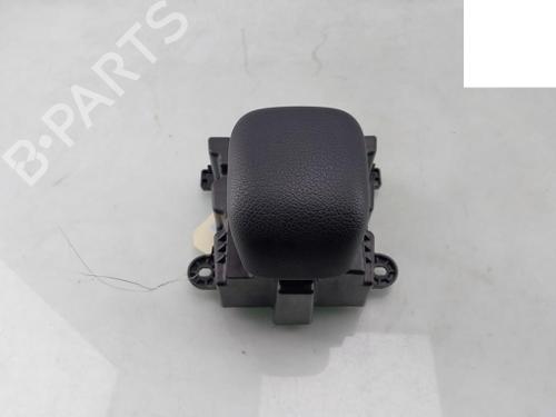 shift-knob-mercedes-benz-cla-c118-2019-27271012 main image