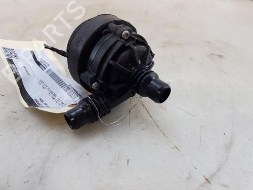 Used Auxiliary water pump BMW X5 (G05, F95) xDrive 50 e Plug-in-Hybrid (489 hp) 28716044