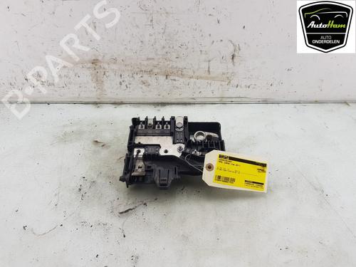 Used Fuse box OPEL CORSA E (X15) 1.2 (08, 68) (69 hp) 18333855
