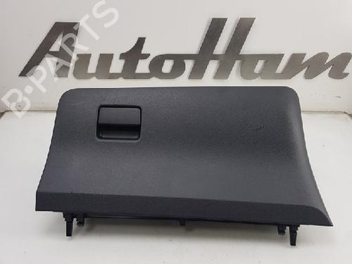 Used Glove box TOYOTA YARIS (_P13_) 1.5 Hybrid (NHP130_) (101 hp) 12011094