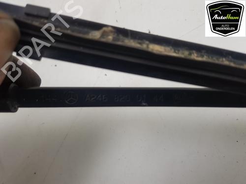 Used Front windshield wiper arm MERCEDES-BENZ B-CLASS Sports Tourer (W246, W242) B 200 CDI (246.201) (136 hp) 13147103
