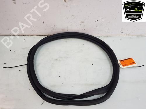 Used Rubber door seal VW POLO VI (AW1, BZ1, AE1) 1.0 TSI (116 hp) 13149594