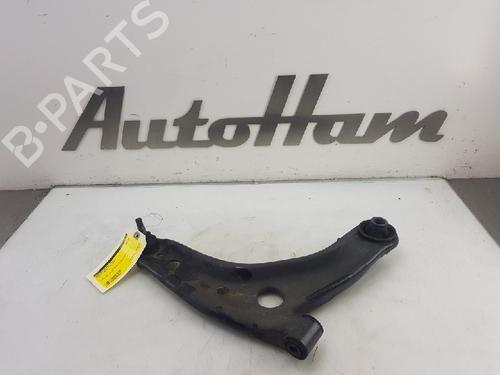 Used Right front suspension arm TOYOTA YARIS (_P13_) 1.5 (NSP131_) (112 hp) 12035081