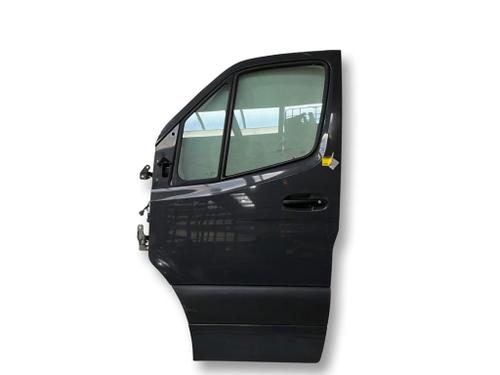 Used Left front door Left front door MERCEDES-BENZ SPRINTER 3,5-t Van (B907, B910) 316 CDI RWD (907.631, 907.633, 907.635, 907.637) (163 hp) 40598474 40598474