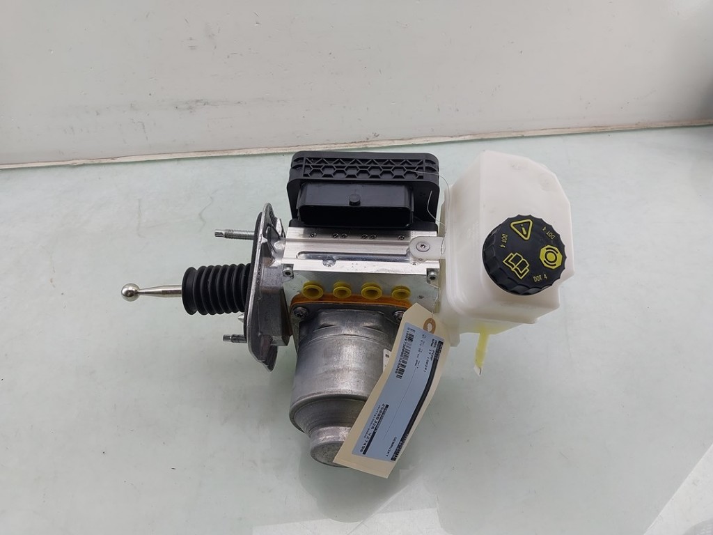 Used ABS pump BMW 7 (G70) i7 eDrive50, L 27321676 | B-Parts