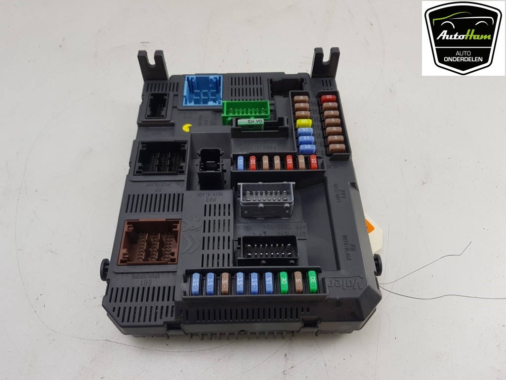 Control unit PEUGEOT 208 I (CA_, CC_) 1.2 VTI 82 13104780 | B-Parts