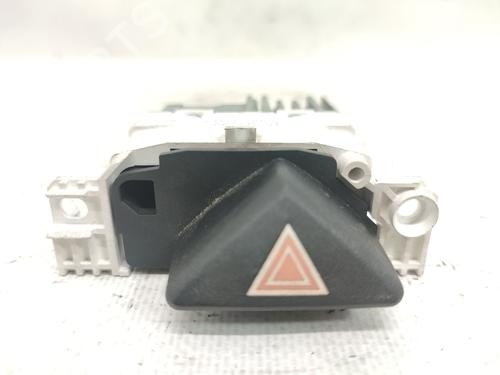Used Warning switch FORD FOCUS I (DAW, DBW) 2.0 16V (131 hp) 28214138