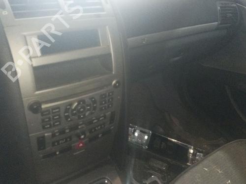 Armrest / Center console PEUGEOT 407 (6D_) 2.0 HDi 135 (6DRHRH, 6DRHRE, 6DRHRG, 6DRHRJ) | BP31130568I20