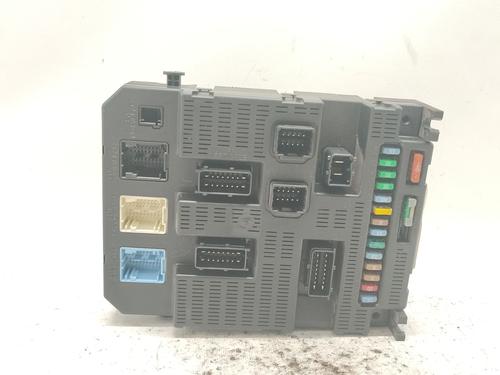Used Fuse box Fuse box 37537394 37537394
