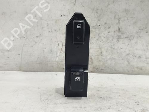 Used Right front window switch KIA SPORTAGE II (JE_, KM_) [2004-2011]  28295008