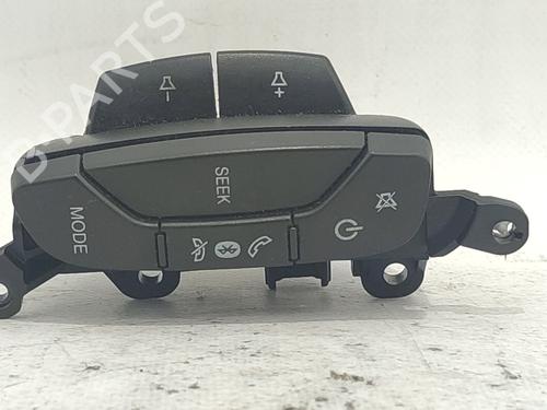 Used Steering wheel controls Steering wheel controls 38060759 38060759