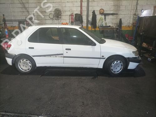 Højre bagtil invendig håndtag PEUGEOT 306 Hatchback (7A, 7C, N3, N5) 1.9 DT | BP23242475I16 